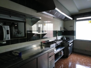 Limpieza de cocina en restaurante